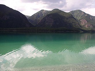 https://overlandtraveltips.com/wp-content/uploads/2026/08/330px-Muncholake.JPG