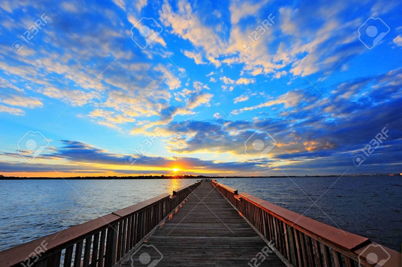 https://overlandtraveltips.com/wp-content/uploads/2026/08/40370824-fishing-pier-on-the-chesapeake-bay-maryland-at-sunset.jpg