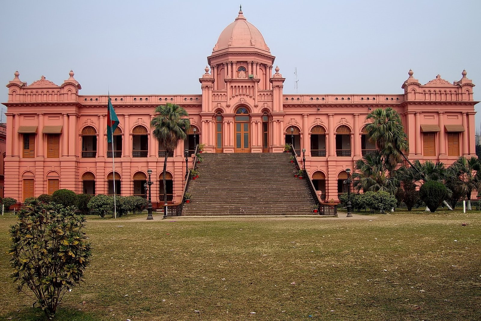 https://overlandtraveltips.com/wp-content/uploads/2026/08/Ahsan_Manzil-Front_View.jpg