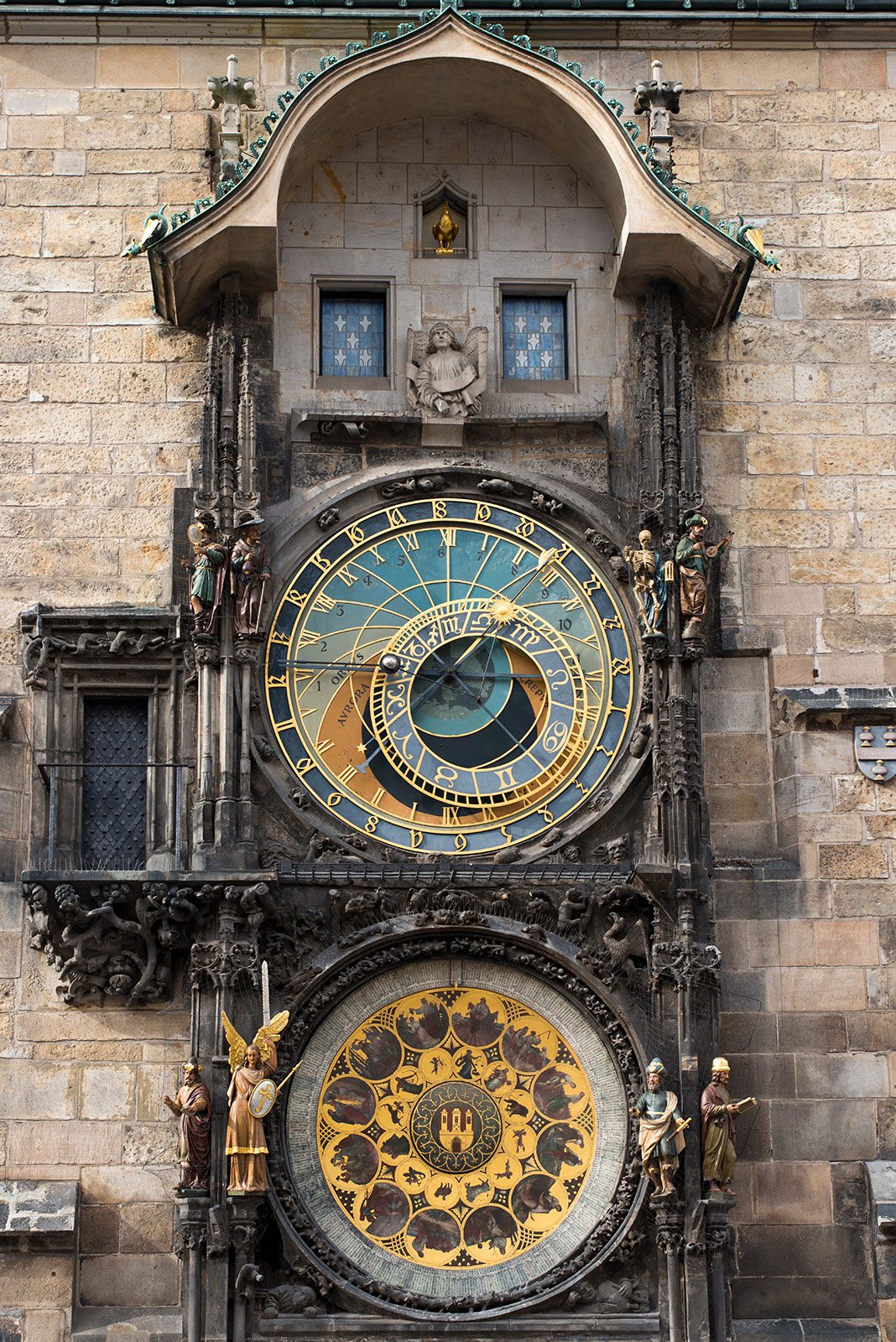 https://overlandtraveltips.com/wp-content/uploads/2026/08/Astronomical_Clock_28834189982829.jpg