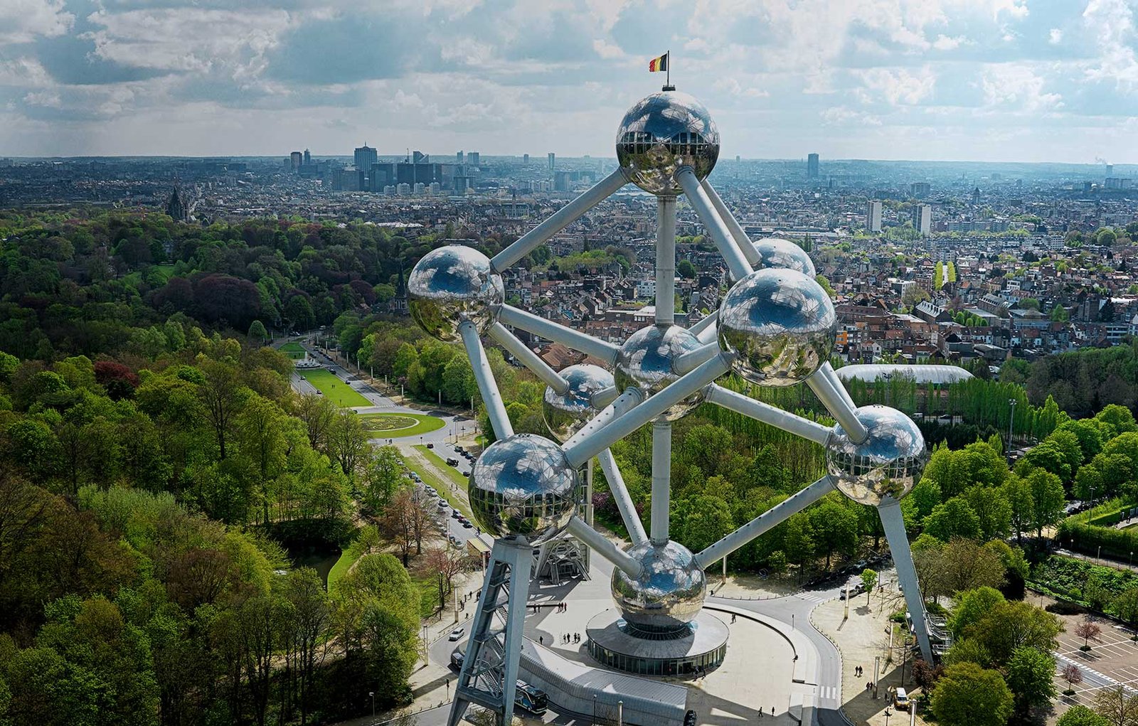 https://overlandtraveltips.com/wp-content/uploads/2026/08/Atomium_Style.html.jpg