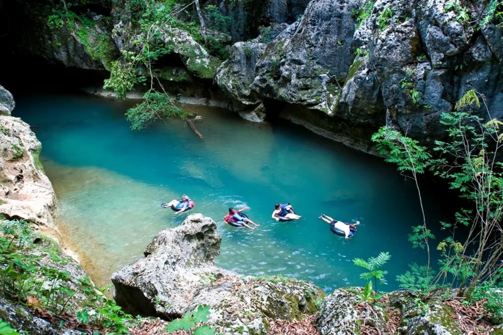 https://overlandtraveltips.com/wp-content/uploads/2026/08/Cave-Tubing-Belize.jpg