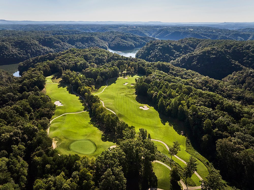 https://overlandtraveltips.com/wp-content/uploads/2026/08/Dale-Hollow-Lake-State-Resort-Park-golf-aerial2-water-0925_DD391FA0-EA7A-27B9-4E33D1FBCF29F941-dd391d7bb78cef7_dd39260b-0b49-719f-13498cf545d08089.jpg