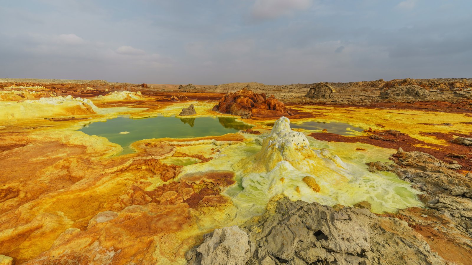 https://overlandtraveltips.com/wp-content/uploads/2026/08/ET_Afar_asv2018-01_img48_Dallol.jpg