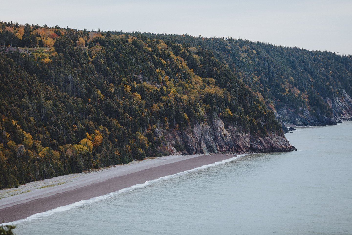 https://overlandtraveltips.com/wp-content/uploads/2026/08/Fundy20Trail20Parkway20Cliff-Beach.jpg