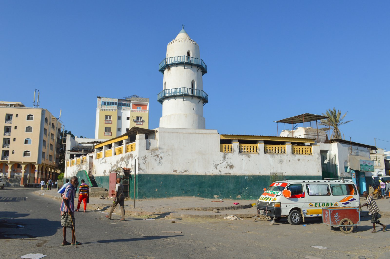 https://overlandtraveltips.com/wp-content/uploads/2026/08/Hamoudi_Mosque_2821051063329.jpeg