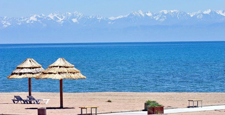 https://overlandtraveltips.com/wp-content/uploads/2026/08/Issykkul_plyag.jpg