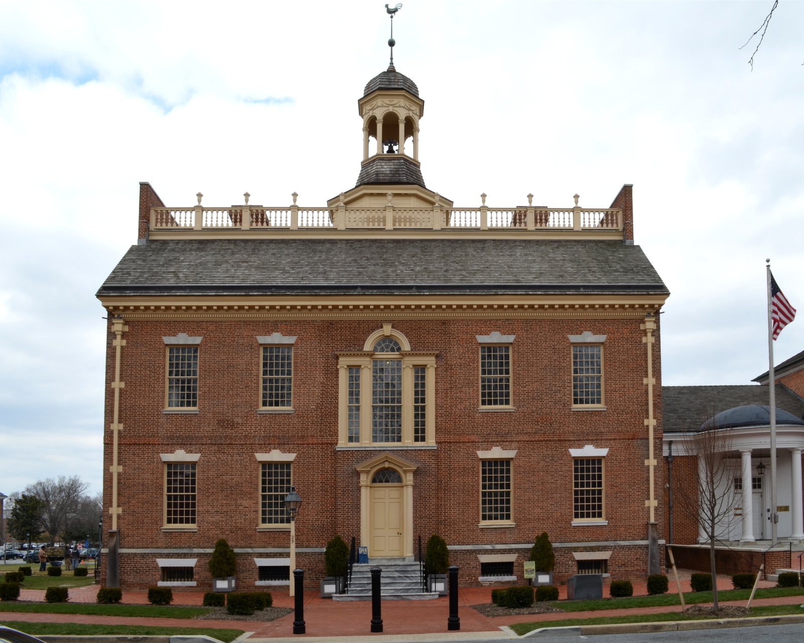 https://overlandtraveltips.com/wp-content/uploads/2026/08/Old_State_House2C_Dover2C_March_2013.jpg