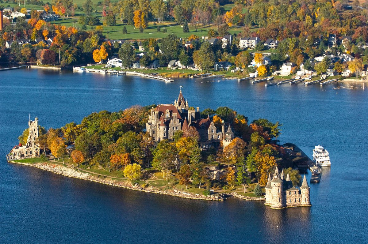 https://overlandtraveltips.com/wp-content/uploads/2026/08/TI_BoldtCastle_Fall_-NYSDED_F473C945-034A-A741-118F4E10A2E72844-f473c8030d560f2_f473c99c-9695-4d73-f760a4d452ee6622.jpg