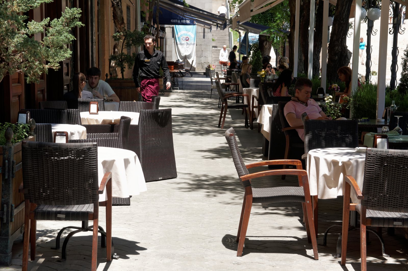 https://overlandtraveltips.com/wp-content/uploads/2026/08/Yerevan2C_Cafe_culture2C_Restaurant_culture2C_Tamanyan_Square2C_Armenia.jpg