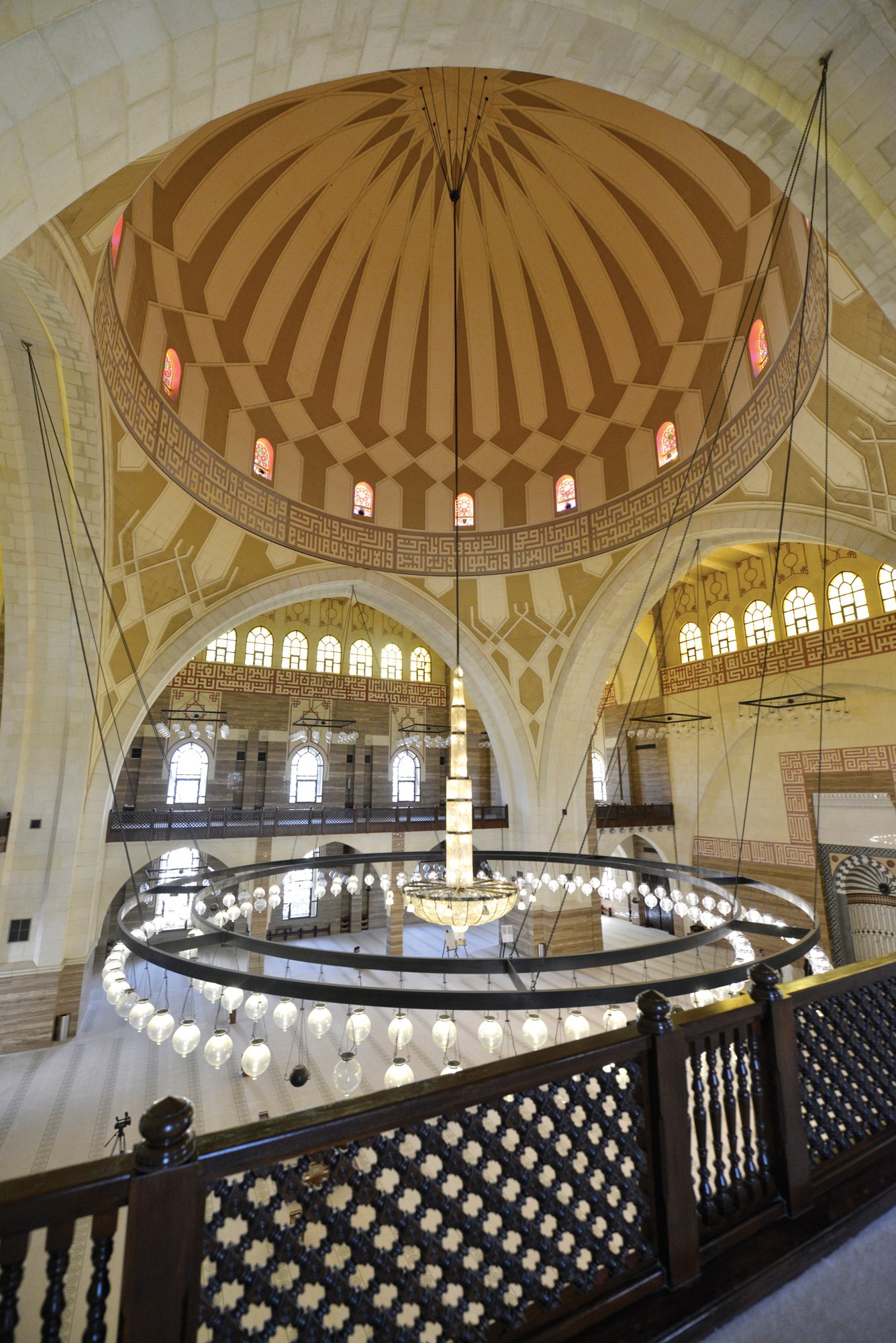 https://overlandtraveltips.com/wp-content/uploads/2026/08/al_fateh_grand_mosque_bahrain_04_w1335.jpeg