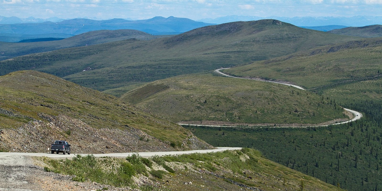 https://overlandtraveltips.com/wp-content/uploads/2026/08/alaska-top-of-the-world-highway.jpg