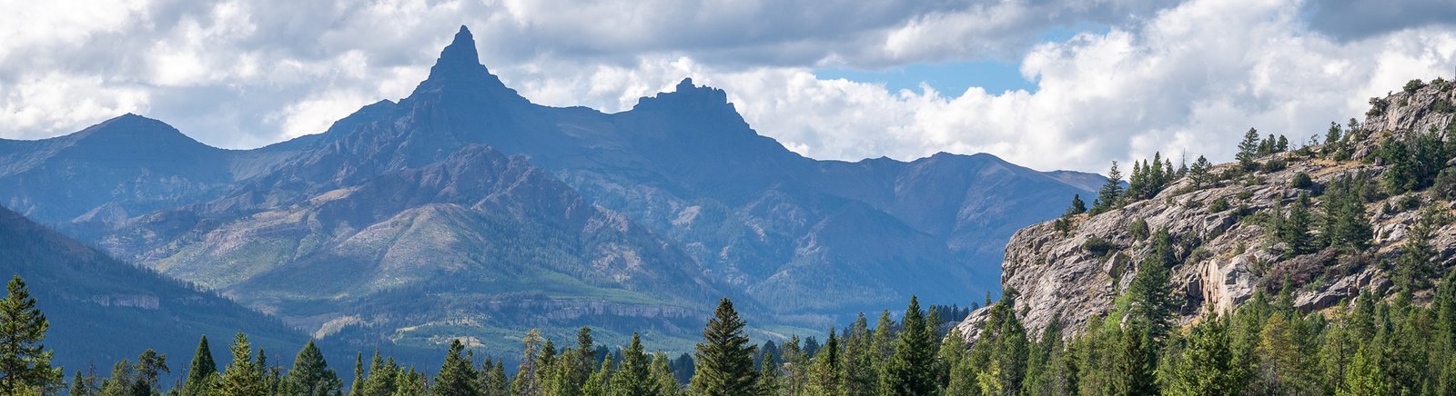 https://overlandtraveltips.com/wp-content/uploads/2026/08/beartooth-highway.jpg