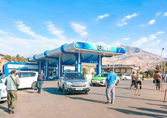 https://overlandtraveltips.com/wp-content/uploads/2026/08/dushanbe-shared-taxi-1.jpg