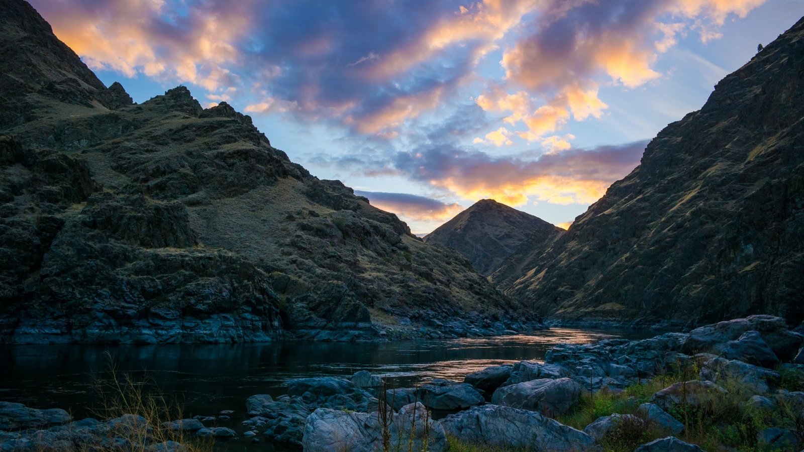 https://overlandtraveltips.com/wp-content/uploads/2026/08/hellscanyon-1-af9027a0fc632bfd9d0b358a3c200388.jpg