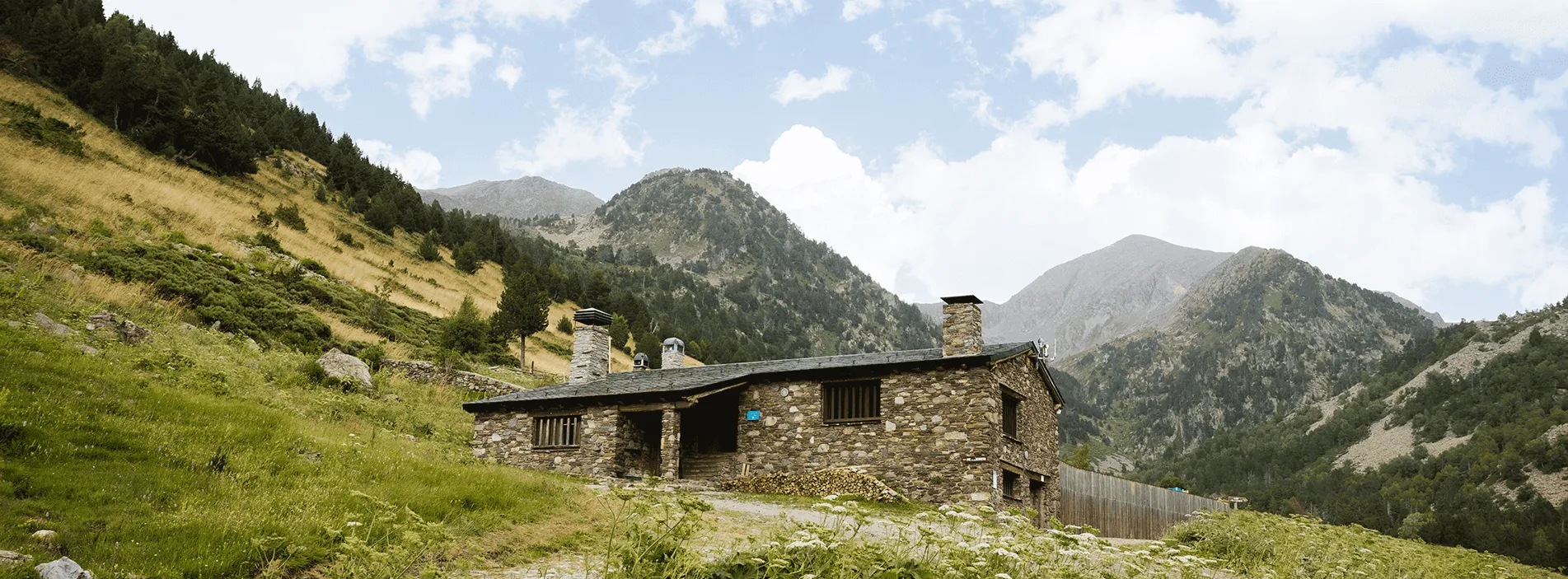 https://overlandtraveltips.com/wp-content/uploads/2026/08/refugi-borda-de-sorteny.webp