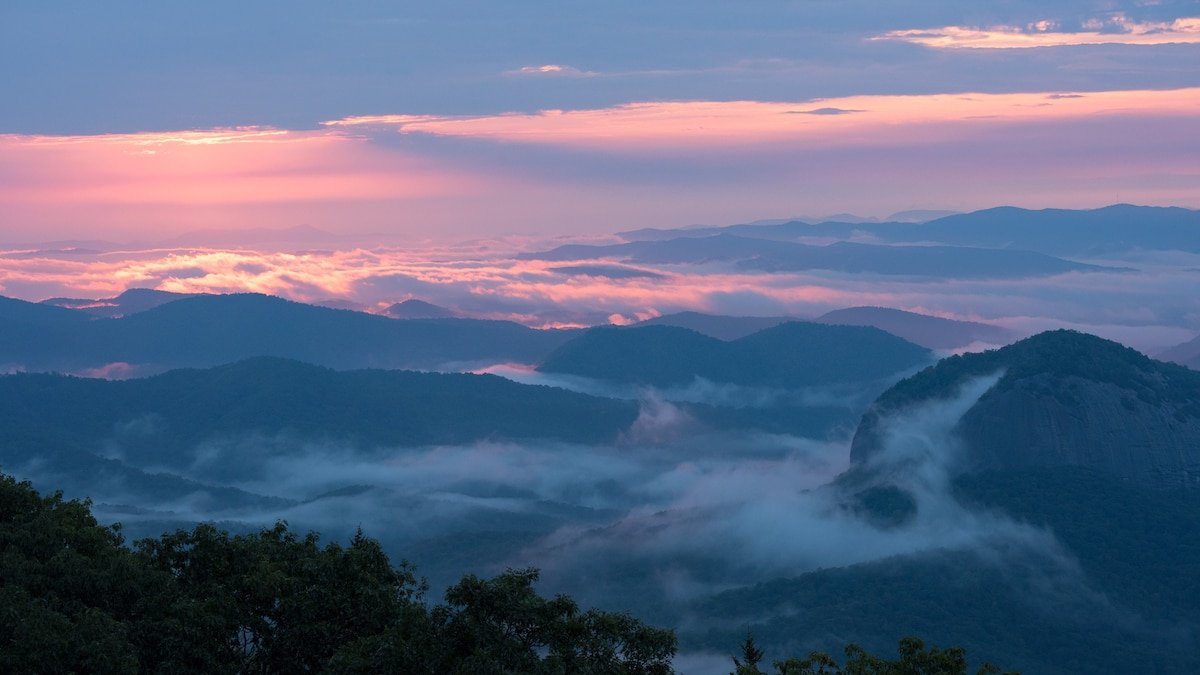 https://overlandtraveltips.com/wp-content/uploads/2026/08/sunrise-asheville-north-carolina_16x9.jpg