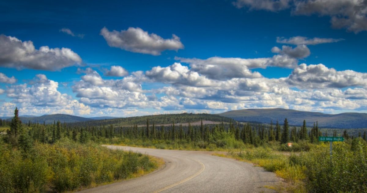 https://overlandtraveltips.com/wp-content/uploads/2026/08/top-of-the-world-highway-road-guideIMG_2070_1_2EnhancerKerry-Williams.jpg